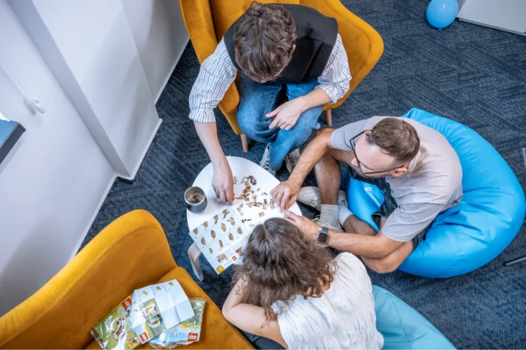 Hacking Work - 6 Echipa Iron Mountain ne oferă un exemplu puternic și matur de Beneficii Istețe