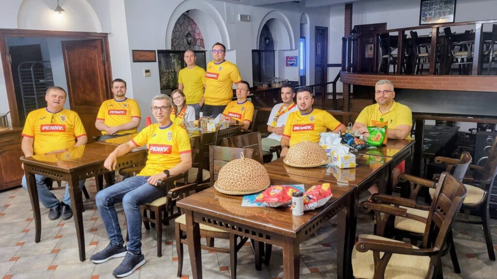 Împreună și la muncă, și la relaxare. Echipa petrece timp împreună și în fara jobului