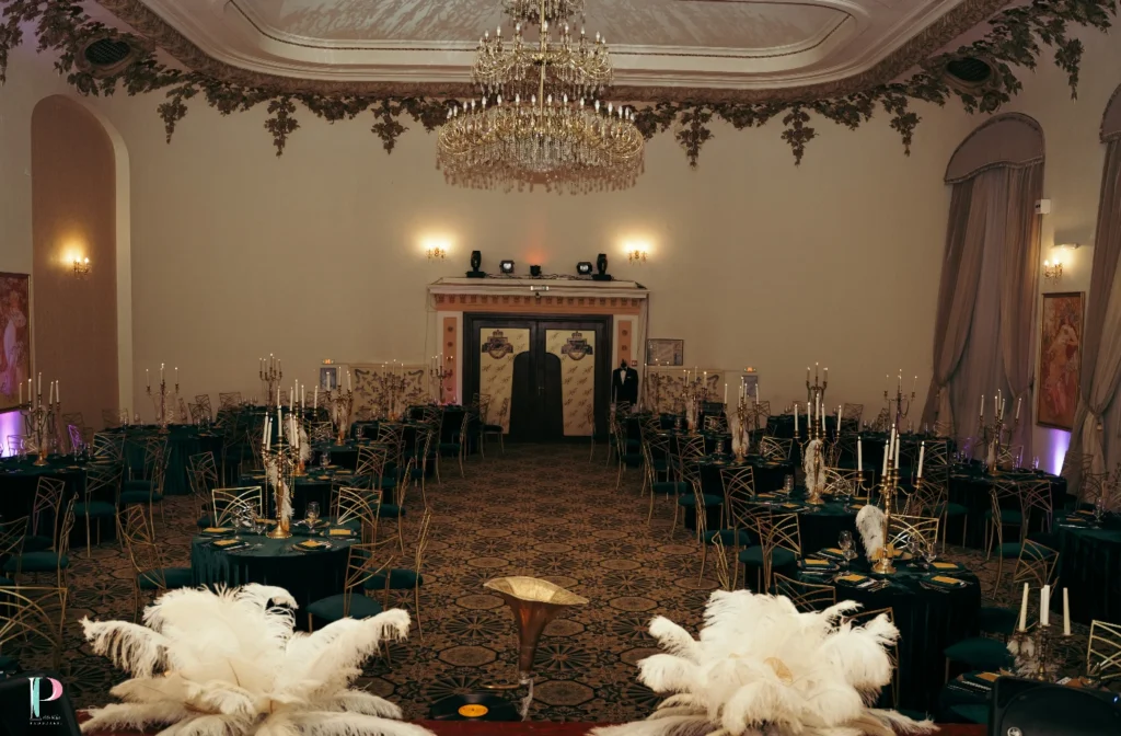 Sala de teatru oferă un cadru elegant și exclusivist care poate impresiona și echipa, și clienții, și partenerii