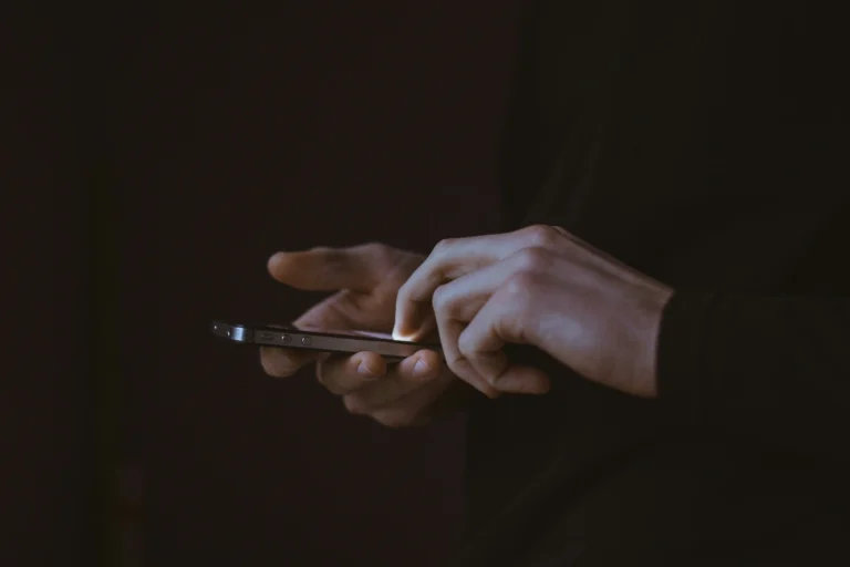 Scurtcircuitul digital Cum ne fragmentam atentia fara sa ne dam seama - Hacking Work